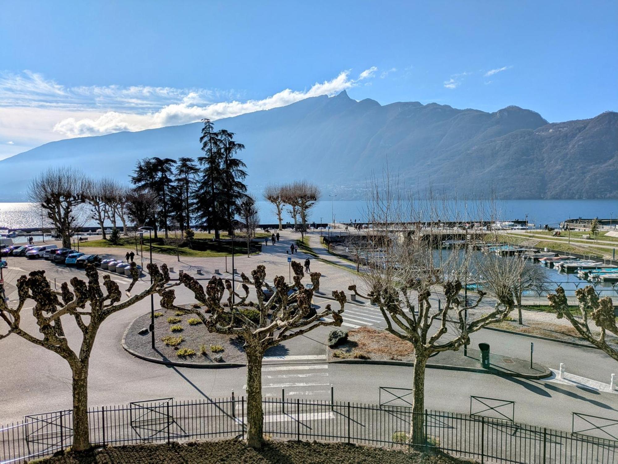 La Du Petit Port - *